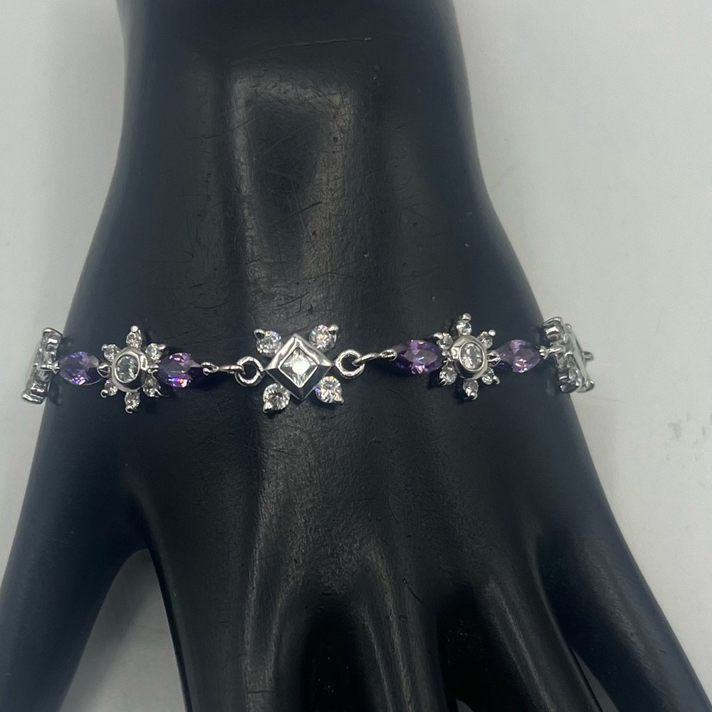 Clear Purple Crystal Silver Tone Delicate Fashion Costume Bracelet 7 “